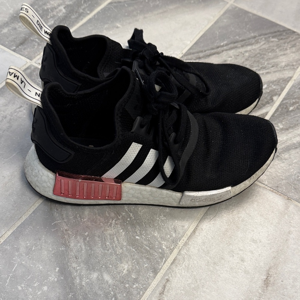 Adidas Black and White Sneakers with pink Detail 9W